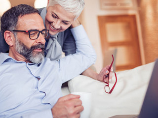 Paar-Laptop-199213475-AS-ivanko80