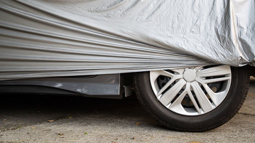 Auto-abgedeckt-329542304-AS-wachiwit