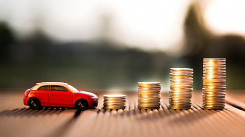 Auto-Muenzstapel-155518958-AS-Studiotomo