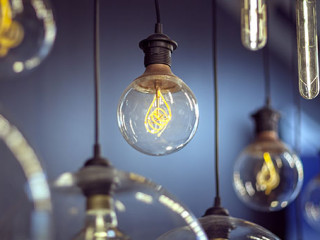 Gluehbirnen-242642007-AS-Brian-Jackson