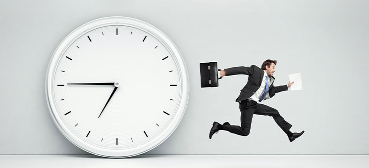 Uhr-rennender-Anzugtraeger-56806279-AS-SFIO-CRACHO