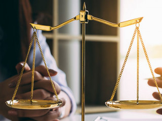 Gespraech-Waage-203202482-AS-itchaznong