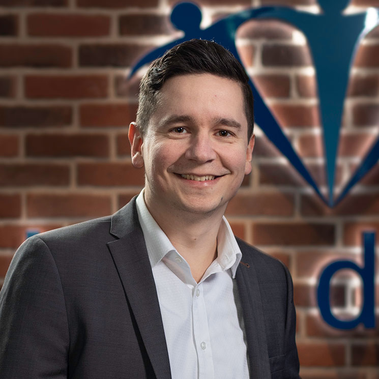 Sebastian-Plaza-2020-blau-direkt