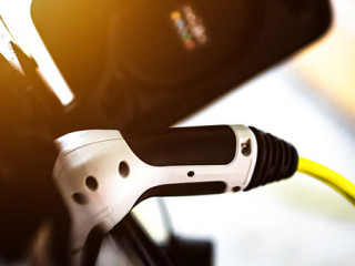 E-Auto-aufladen-288738529-AS-RS-Studios