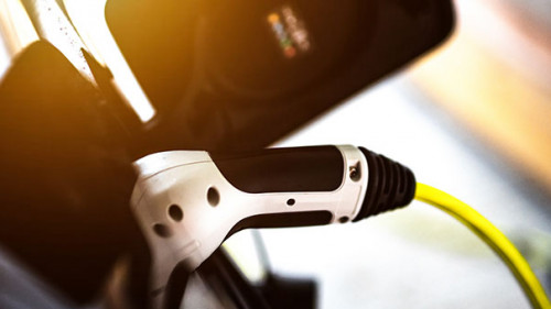 E-Auto-aufladen-288738529-AS-RS-Studios