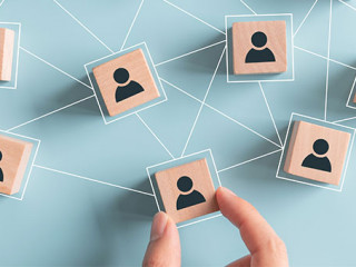 Hand-Koepfe-353210425-AS-oatawa