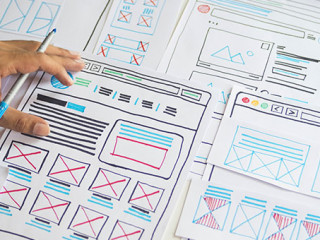 Hand-Website-Entwuerfe-283354009-AS-Chaosamran_Studio