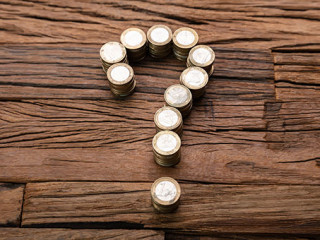 Fragezeichen-aus-Muenzen-296911526-AS-Andrey-Popov