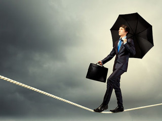 Anzugtraeger-Schirm-Seil-55886943-AS-Sergey-Nivens