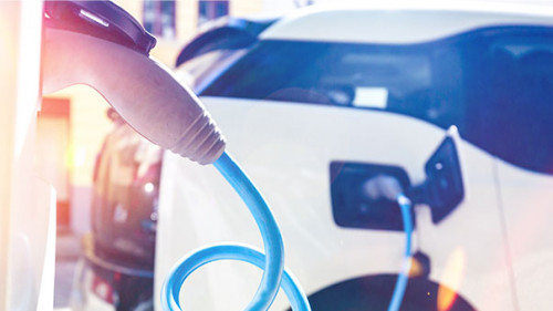 Elektroauto-Ladesaeule-272716829-AS-mmphoto