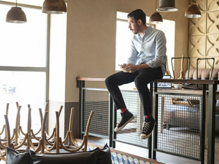 Mann-Restaurant-geschlossen-341849507-AS-master1305