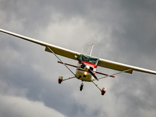 Flugzeug-263142254-AS-felipe