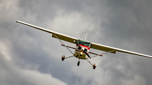 Flugzeug-263142254-AS-felipe