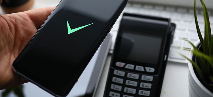Hand-Smartphone-Haken-334280064-AS-H-Ko