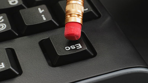 Roter-Stift-ESC-Taste-78398806-AS-Stepan-Popov