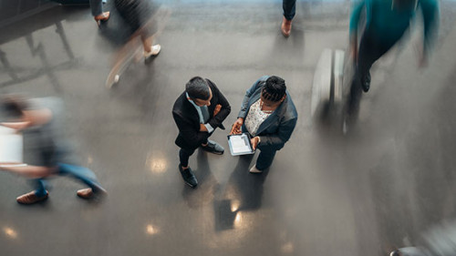 Anzugtraeger-Kollegen-259722625-AS-JonoErasmus