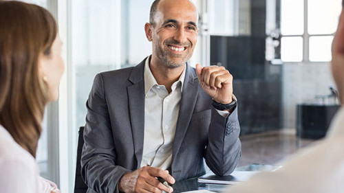 Paar-Anzugtraeger-182555538-AS-Rido