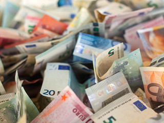 Geldscheine-88260428-AS-bepsphoto