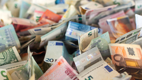 Geldscheine-88260428-AS-bepsphoto