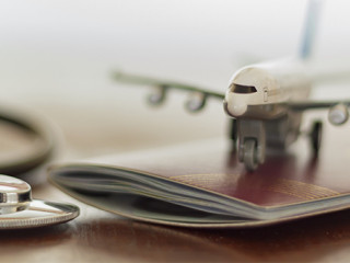 Stethoskop-Flugzeug-Pass-250931507-AS-raquel