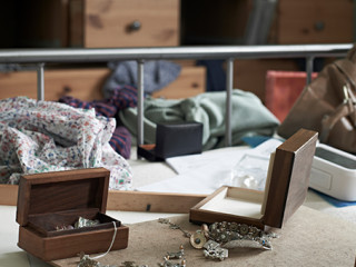 Wohnung-verwuestet-195993453-AS-highwaystarz