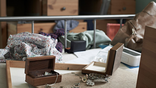 Wohnung-verwuestet-195993453-AS-highwaystarz