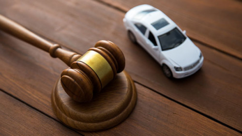 Richterhammer-Auto-237627598-AS-Daniel