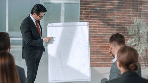 Anzugtraeger-Flipcahrt-212549331-AS-ASDF