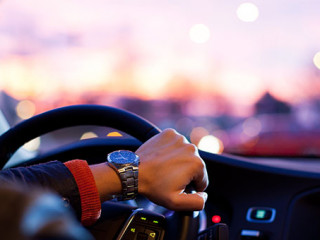 Fahrer-38665620-AS-lightpoet