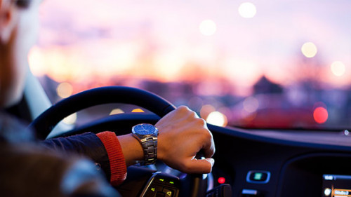 Fahrer-38665620-AS-lightpoet