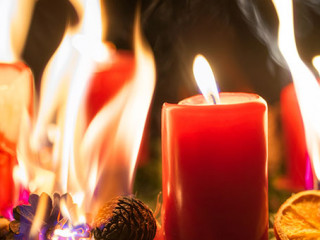 Adventskranz-brennt-128089821-AS-eyetronic