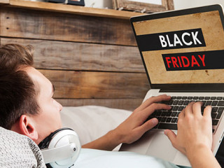 Mann-Laptop-Black-Friday-225499787-AS-daviles