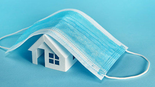 Maske-auf-Haus-389108793-AS-runrun2