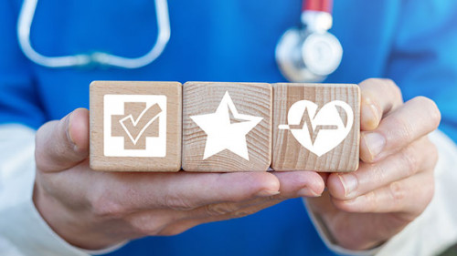 Arzt-Wuerfel-Gesundheit-269464330-AS-wladimir1804