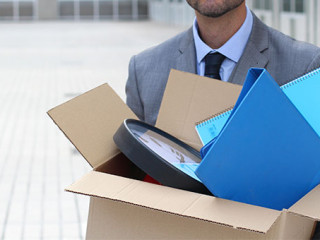 Anzugtraeger-Karton-Ordner-174947794-AS-ajr-images