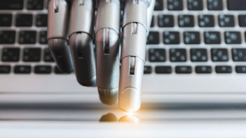 Roboter-Hand-Laptop-273421625-AS-sompong-tom