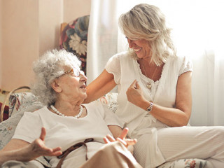 Mutter-Tochter-288776590-AS-olly