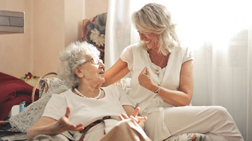 Mutter-Tochter-288776590-AS-olly