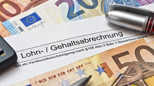 Lohnabrechnung-99520441-AS-Stockfotos-MG