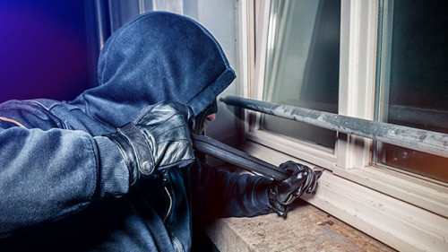 Einbrecher-133211635-AS-AA+W