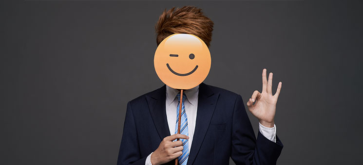 Anzugtraeger-Smiley-95535875-AS-DragonImages