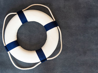 Rettungsring-261030839-AS-Nadezda-Ledyaeva