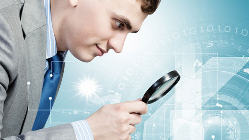 Anzugtraege-Lupe-56692327-AS-Sergey-Nivens