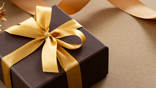 Geschenk-221376414-AS-c11yg