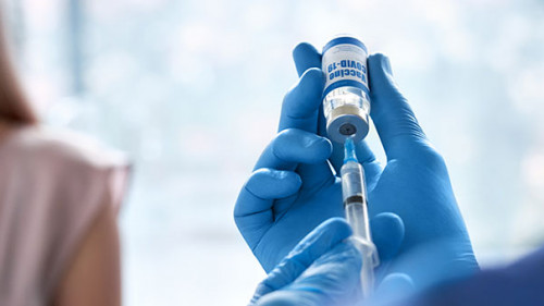 Corona-Impfung-395077344-AS-insta-photos