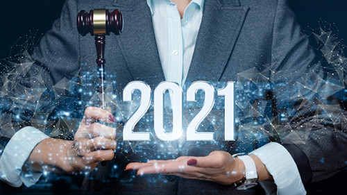 Anzugtraegerin-Richterhammer-2021-379449832-AS-natali-mis