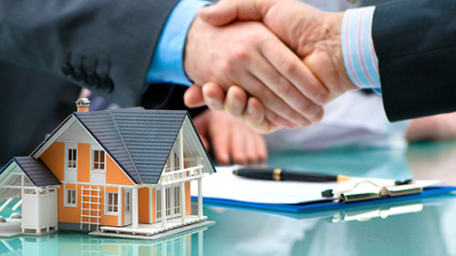 Handshake-Haus-102603660-AS-Alexander-Raths