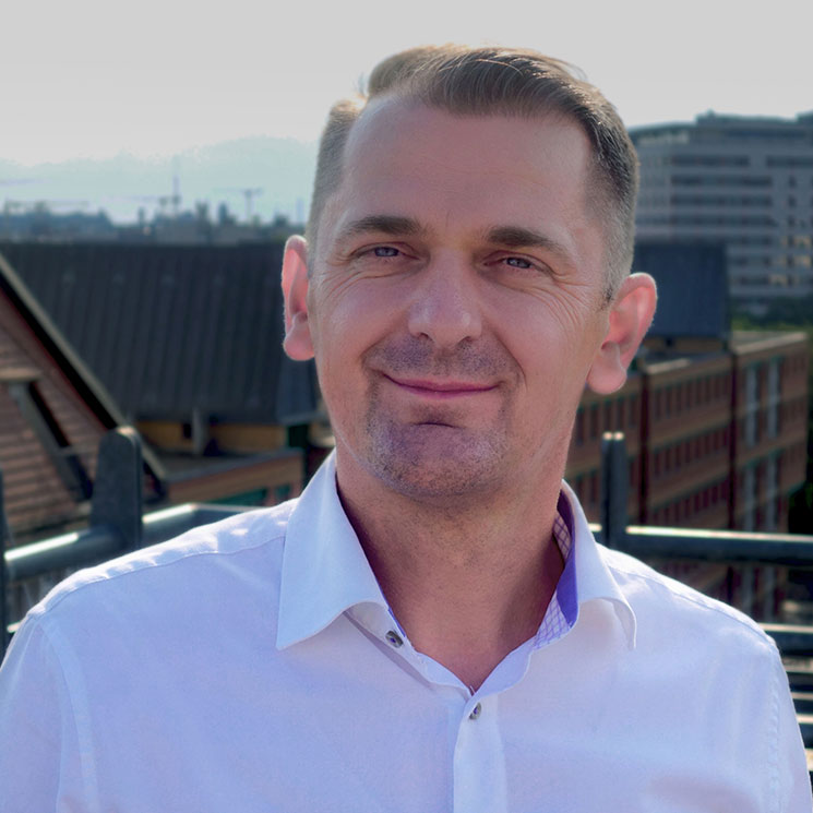 Wolfgang-Mueller-2020-IDEAL-Versicherung