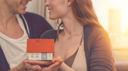 Paar-Haus-135145984-AS-detailblick-foto