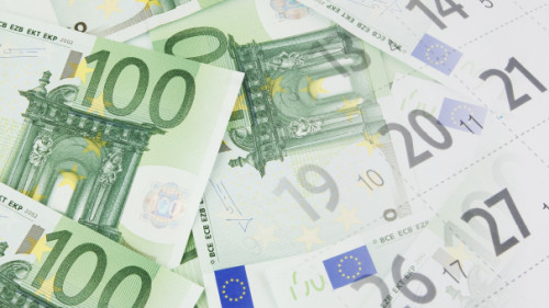 Geldscheine-Kalender-275054981-AS-Good-luck-images